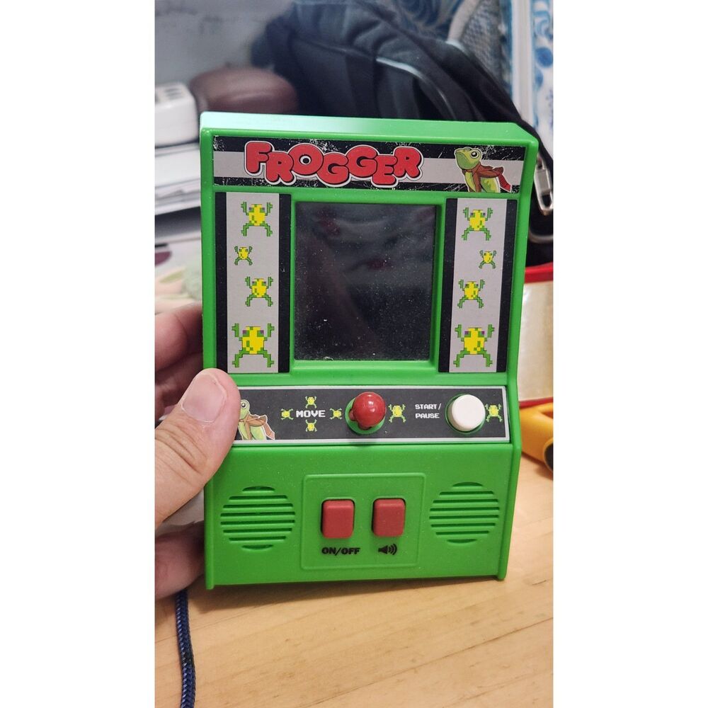 Konami Digital Entertainment Green Frogger Mini Arcade Game China